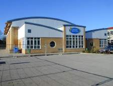 EC English Language Schools: Cambridge (Junior)